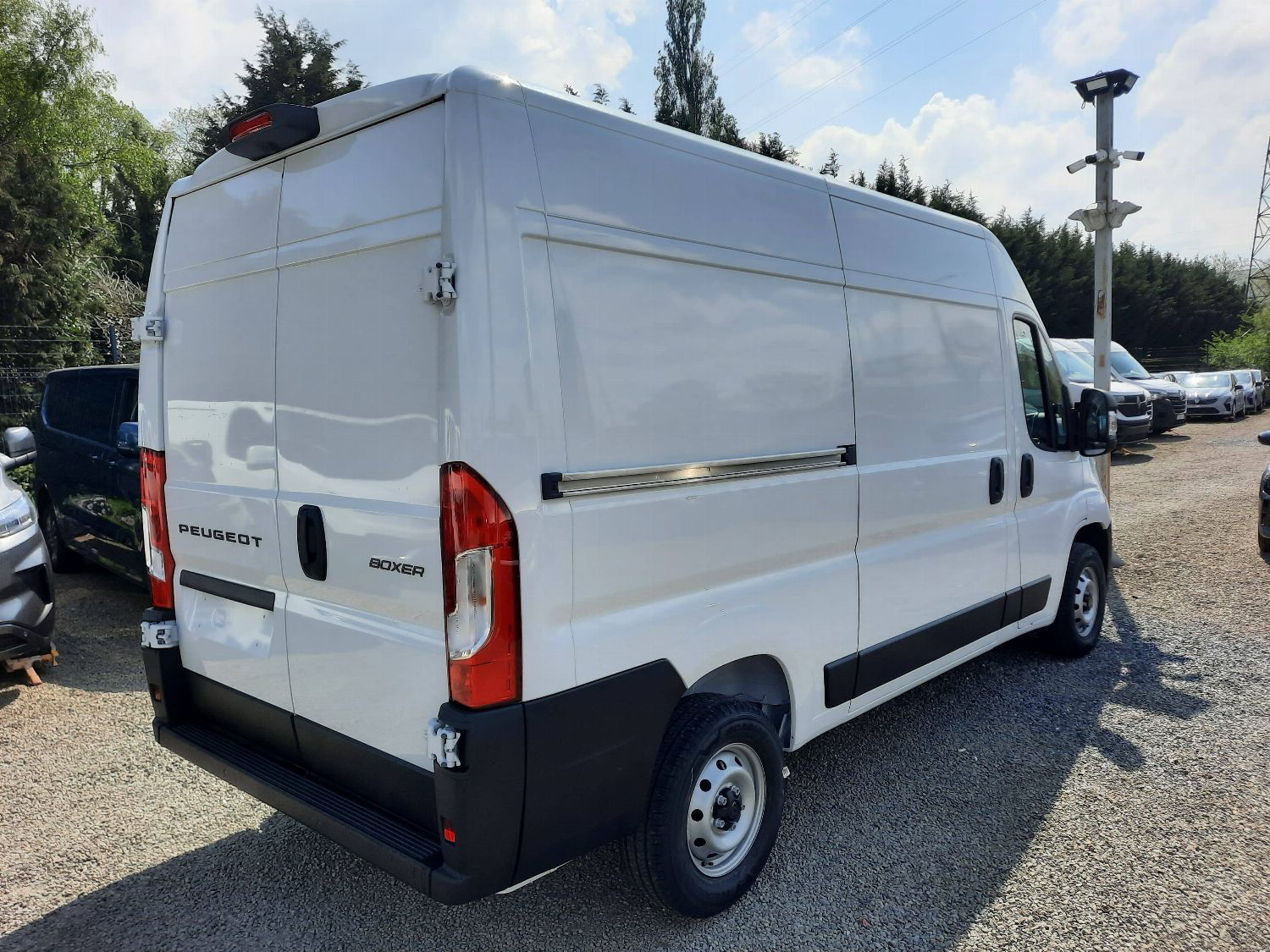 Peugeot Boxer Fourgon 333 L2H2 2.2 BlueHDI 140 M6 Confort